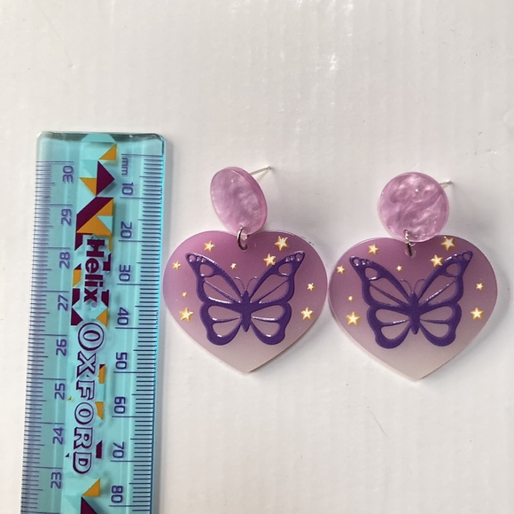 BNWT Heart Shaped Butterfly Resin Earrings with Golden Stars - Picture 9 of 11